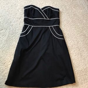White House Black Market strapless w/ pockets!
